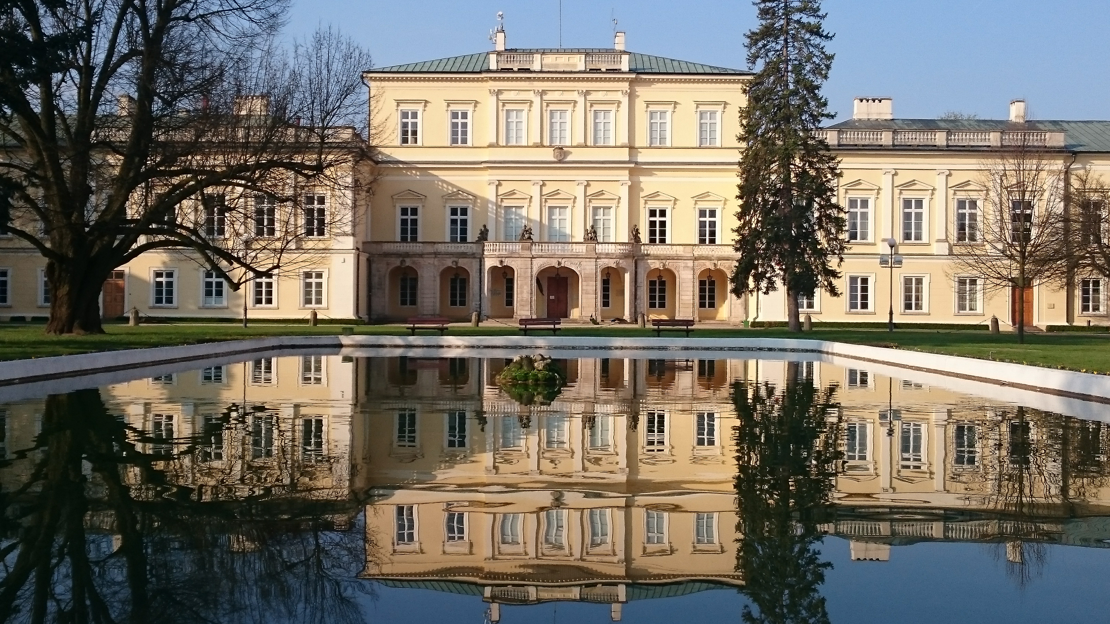 6-Pałac-Czartoryskich-w-Puławach-elewacja-od-strony-dziedzińca-fot.-O.-Wojtalik.jpg