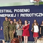 Festiwal piosenki Żołnierskiej i Patriotycznej wykonawca 8a.jpg